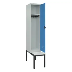 Umkleidespind mit untergebauter Sitzbank