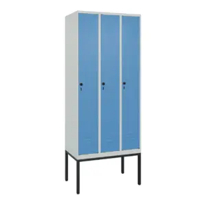Umkleidespind mit untergebautem Gestell