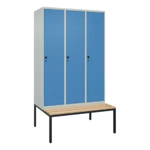 Umkleidespind mit untergebauter Sitzbank